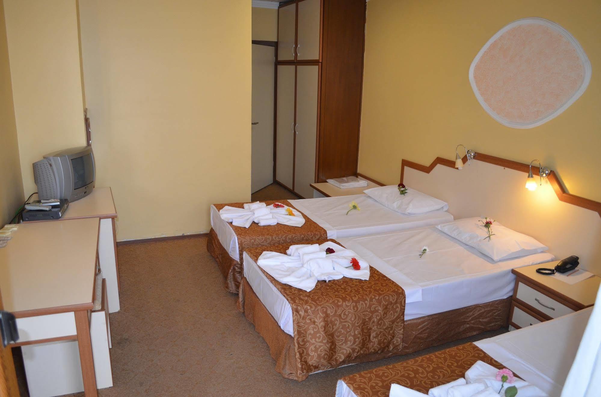 Ayvalik Palas Hotel Ngoại thất bức ảnh